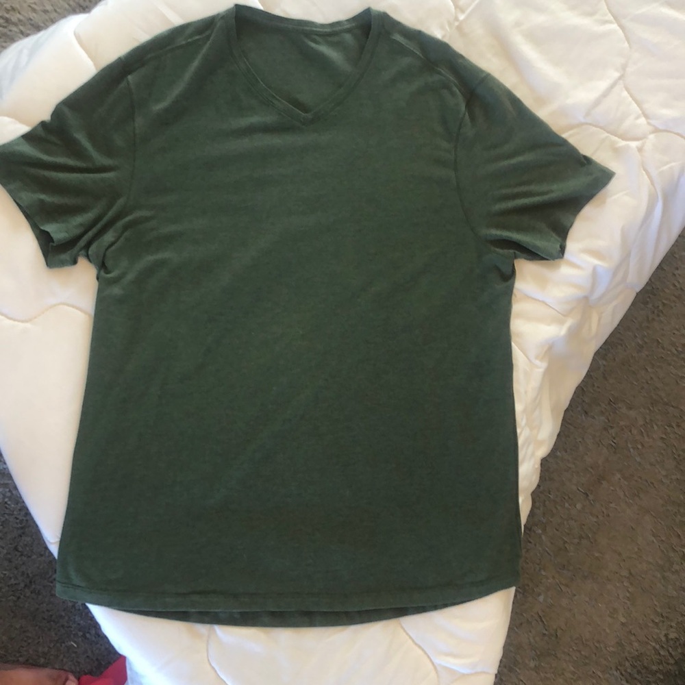 5 Year Basic V Lululemon Mens Shirt HTGN XXL